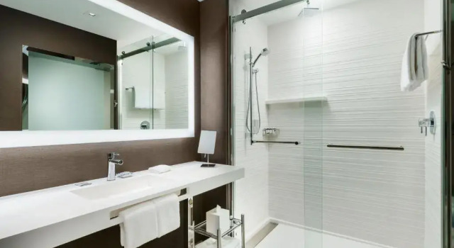 Четырёхместный номер Standard AC Hotel By Marriott Portland Beaverton