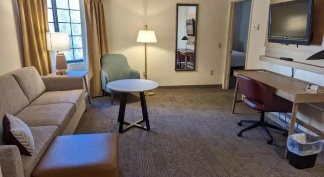 Одноместный люкс с 2 комнатами Staybridge Suites Allentown Bethlehem Airport by IHG