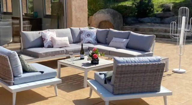 Villa 180 m2 vue Mer au calme grand terrain Porticcio, Book Villa Hoteller i Molini med pool, Swimmingpool