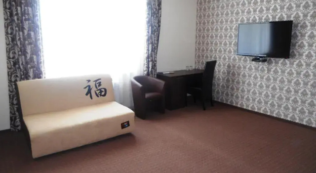 Номер Deluxe Mіnі Gotel Pozitiv