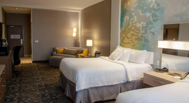 Четырёхместный люкс Courtyard by Marriott Omaha East/Council Bluffs, IA