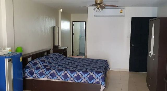 Ons Moeder Restaurant Guesthouse - 2 50 Meters to the Beach