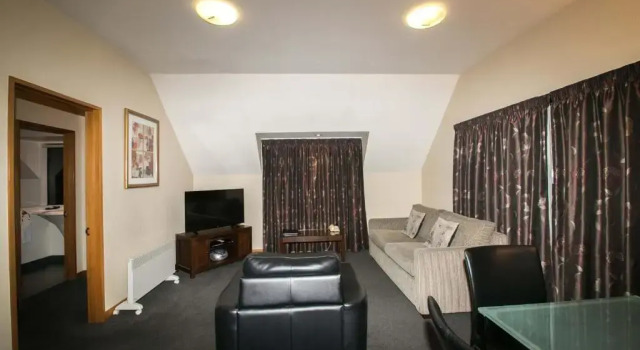 Апартаменты Superior Allan Court Motel