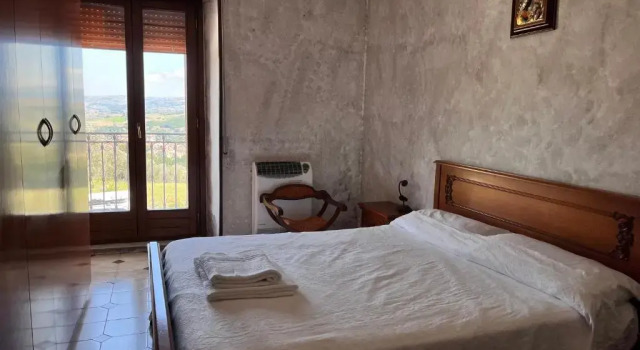 Lake view house, Reserva ahora Hotel Campolattaro 