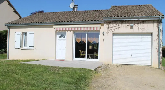 Maison de plain-pied avec jardin clôturé, proche Thermes St Roch - 3 chambres, WiFi, cuisine équipée - FR-1-541-46, Забронировать Отель Ла-Рош-Позе Вьен