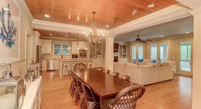 Коттедж 2602 Hartnett Boulevard