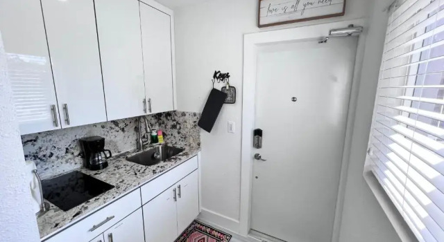 Студия ?stylish Studio Apartment By Miami Airport