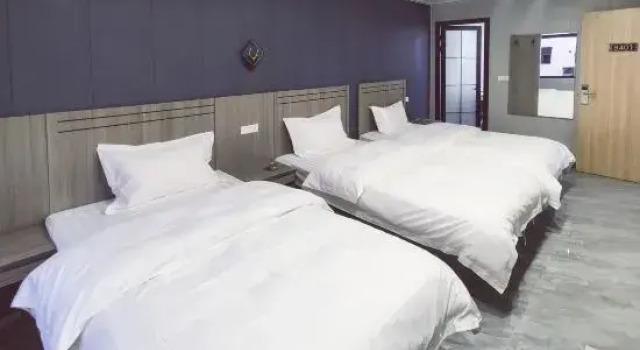 Mengzhou Longfeng Hotel, Rezervovat Hotel Mengzhou Henan