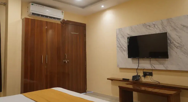 Raj Kamal Hotel & Garden, Забронировать Отель Отели штата Махараштры 3 звезды, 3*