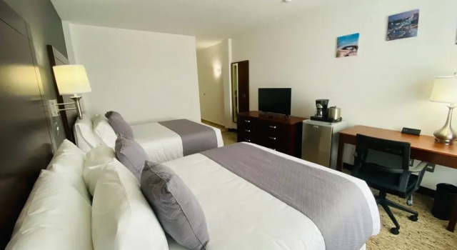 Четырёхместный номер Standard La Quinta by Wyndham Reynosa
