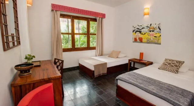 Mad Monkey Phnom Penh - Hostel