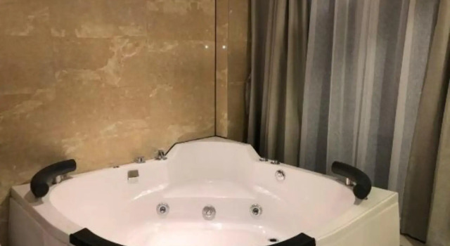 zhejinfengqing hotel