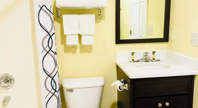 Трёхместный люкс с 2 комнатами Classic Suites - Cleveland