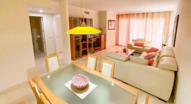 Apartamento en Los Patios de Santa Maria Golf, Забронировать Апартаменты/квартира Марбелья Коста-дель-Соль, рядом с Теннисный и спортивный клуб Don Carlos
