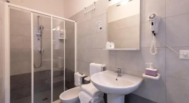 Трёхместный номер Economy Hotel Anny