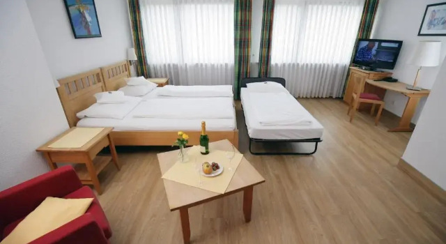 Трёхместный номер Standard Badhotel Restaurant Stauferland