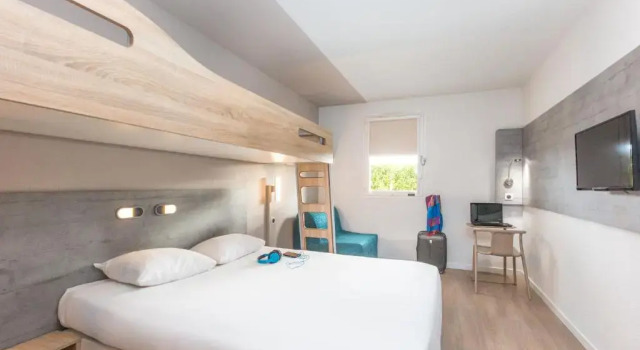 Трёхместный номер Standard Ibis Budget Marmande
