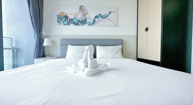 Двухместная студия Comfort с балконом Almas Suites by RR JBcity