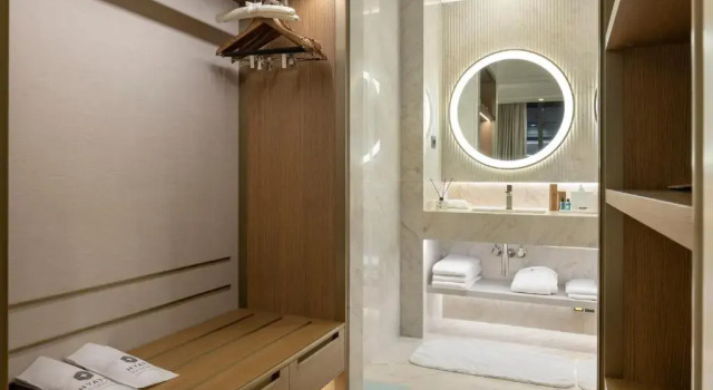 Люкс Regency Grand Hyatt Izmir IstinyePark