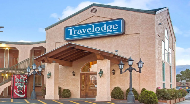 Кровать в общем номере Travelodge by Wyndham Bishop