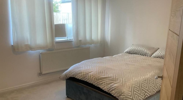 8 Bedroom House Sleeps 20 - Private Garden, Varaa Lomakoti Wolverhampton West Midlands