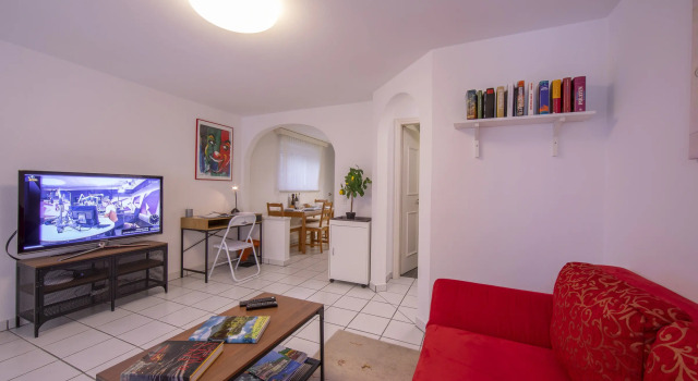Cristel Apartment, Prenota Appartamento Hotel a Canton Ticino con piscina, Piscina