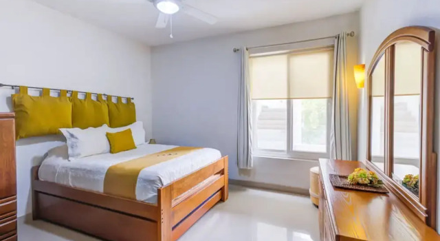NEW El Tigre Ibiza Community Shared Pool, Boek Hotel Nuevo Vallarta  