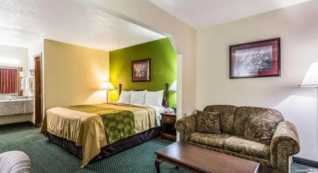 Люкс Econo Lodge & Suites Brinkley