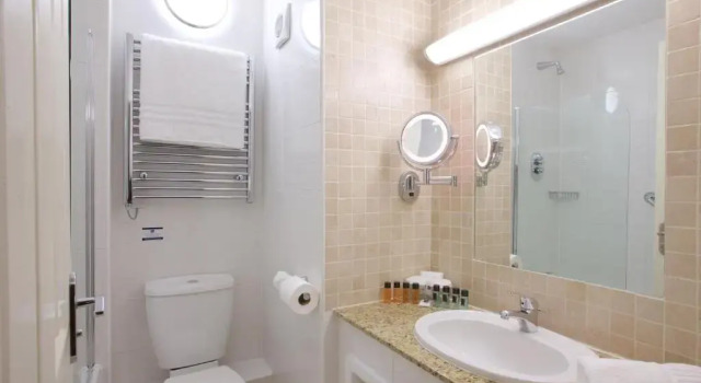 Трёхместный семейный номер Standard Preston Leyland Hotel Signature Collection by Best Western