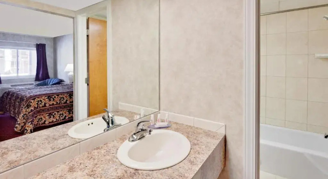Номер Standard Super 8 by Wyndham Traverse City