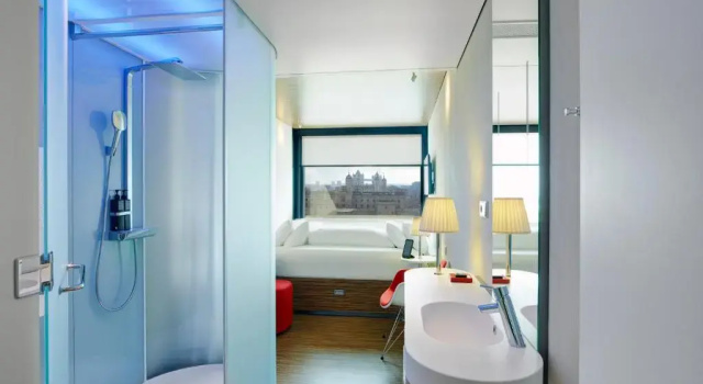 Двухместный номер citizenM Tower of London