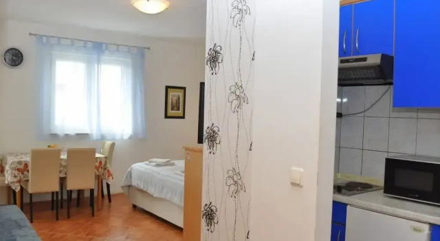 Ivi - big Parking and Courtyard - SA4, Забронировать Отель Отели Макарска с парковкой, Парковка