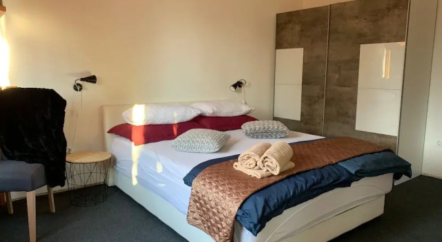 Enero Bačvice, Prenota Hotel Hotel a Croatian Islands con parcheggio, Parcheggio
