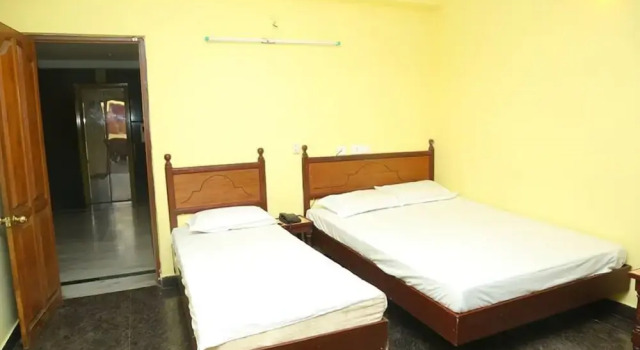 Ganesh Beach Resort, Забронировать Курортный отель Отели штата Тамилнада с бассейном, Бассейн