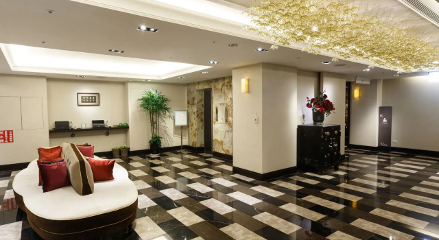 53 Hotel