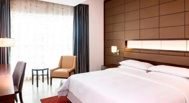 Номер Classic Four Points by Sheraton Sharjah