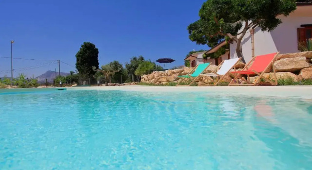 Вилла Deluxe Villa Due Pini con piscina privata