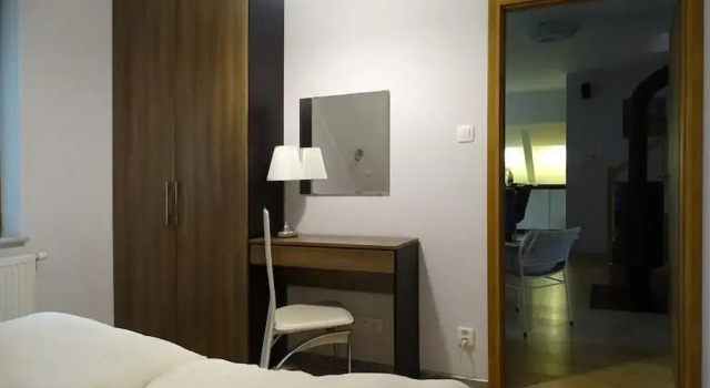EverySkyKomuny Paryskiej, Забронировать Отель Карпач 