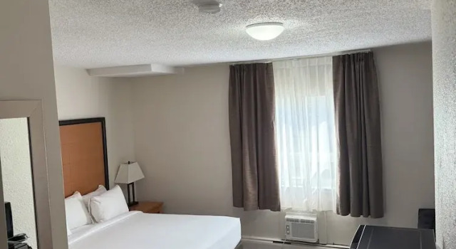 Люкс Deluxe Anavada Inn & Suites - Grande Prairie