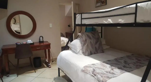 Номер Luxury с 2 комнатами Lakeview Boutique Hotel & Conference Center