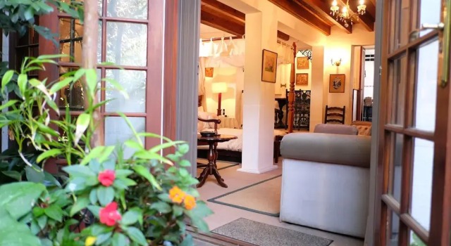 Люкс Jambo Guest House