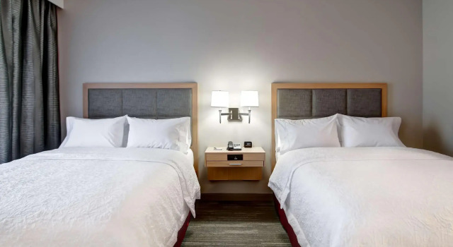 Четырёхместный номер Standard Hampton Inn & Suites by Hilton Grande Prairie