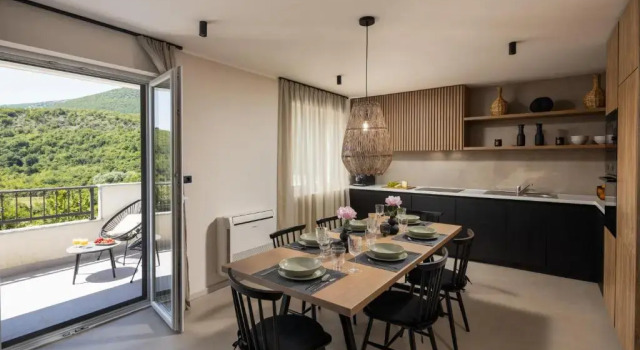 3 Luxury bedroom Apartment EMMA, Buchen Sie Ferienwohnung Hotels in Gespanschaft Split-Dalmatien mit Pool, Schwimmbad