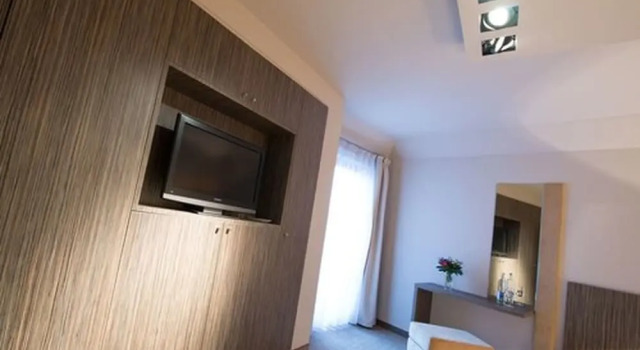 Люкс с 2 комнатами с балконом Aquis Grana City Hotel