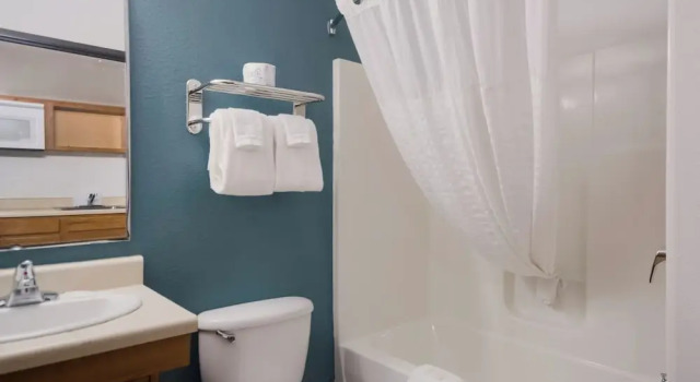 Студия Standard Woodspring Suites
