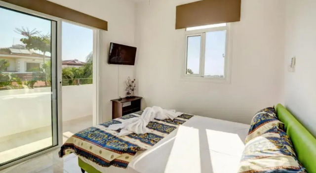 Villa Mario - 2min walk from Kapparis Beach, Buchen Sie Villa Paralimni Famagusta