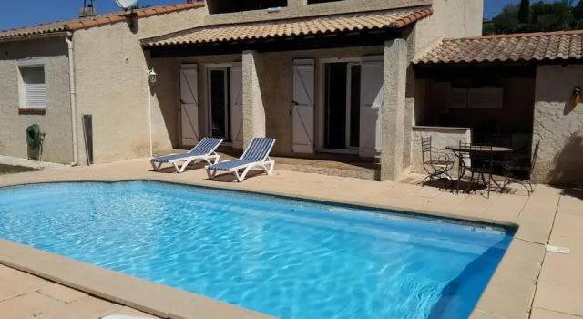 Коттедж jolie villa avec piscine