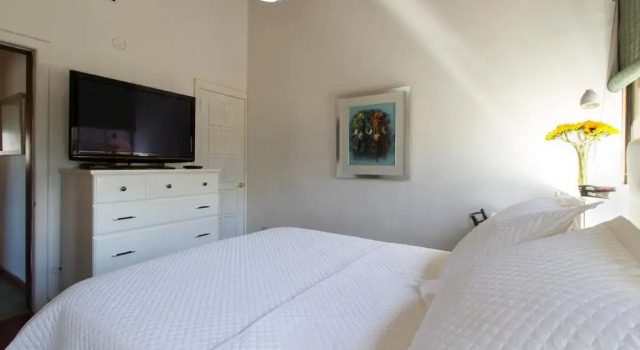 The Penthouse Lodge, Book Bed and Breakfast Cheap Hotels in Sierra