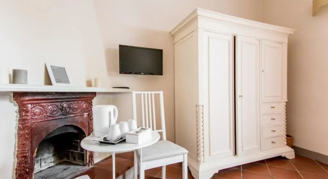 B&B La Magnolia, Забронировать Отель Отели Лукки с парковкой, рядом с Кафедральный собор Лукки, Парковка