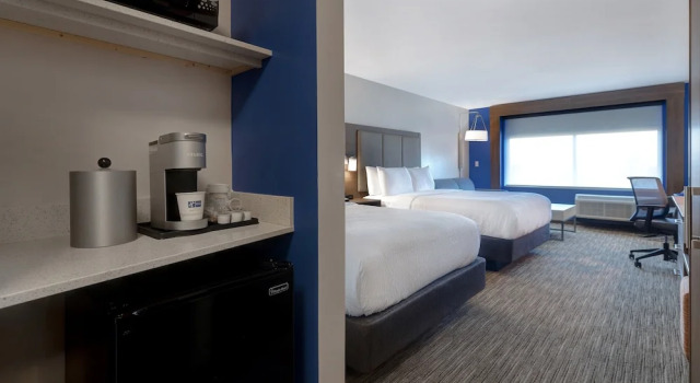 Четырёхместный номер Standard Holiday Inn Express & Suites - Grand Rapids South - Wyoming by IHG